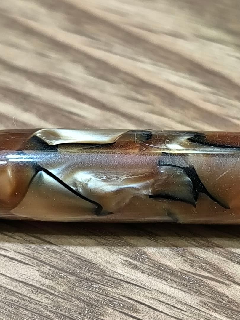 Vintage Showa Celluloid Lever Filler Fountain Pen - Retro Marble Design, Used | Suadpens