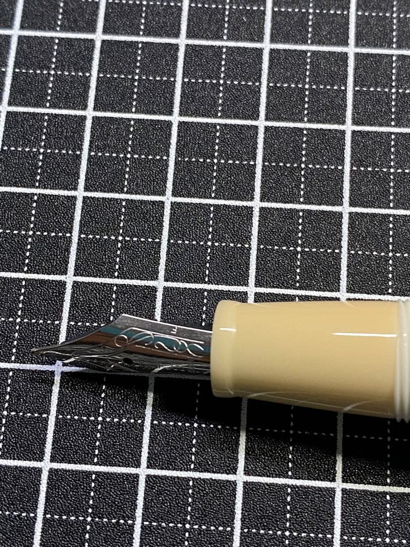 Delta Vintage Gentile-Donna Fountain Pen F Nib Japanese Limited Edition 150 Made | Suadpens