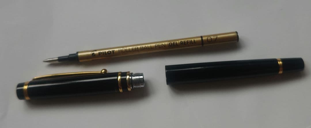 Retro Black Ballpoint Pen 14cm Gold Decor Elegant Used | Suadpens