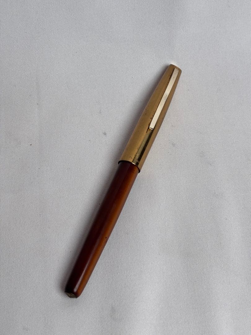 Platinum Fountain Pen Burgundy/Gold Cap Vintage Inhaler Included Used | Suadpens