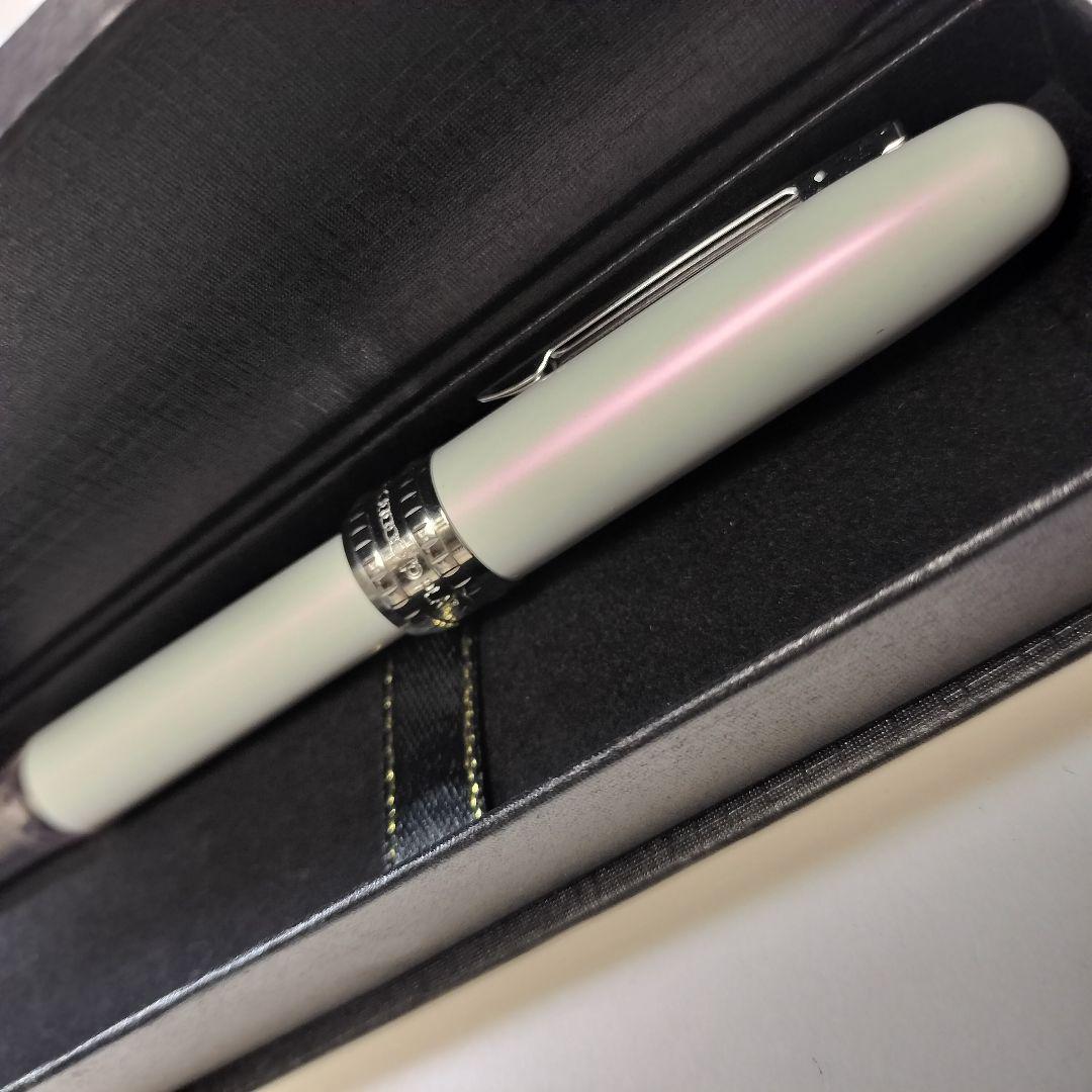 Platinum Soft Marker Pen White/Pink Limited Edition New Unused | Suadpens