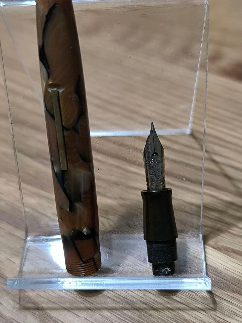 Vintage Showa Celluloid Lever Filler Fountain Pen - Retro Marble Design, Used | Suadpens