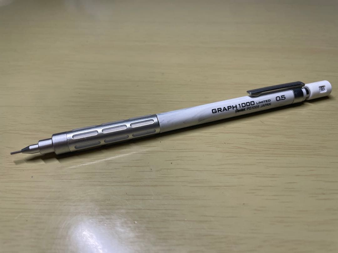 Graph 1000 Limited Pearl White 0.5mm Mechanical Pencil, Glitter Marbled | Suadpens