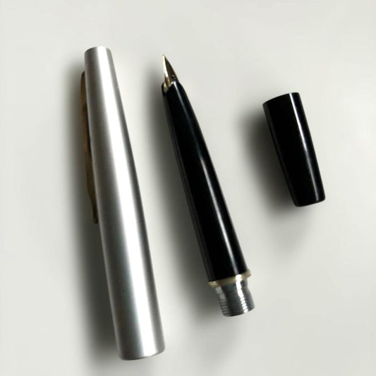 Showa Sailor Fountain Pen 14k Gold Nib Silver/Black Retro Used | Suadpens