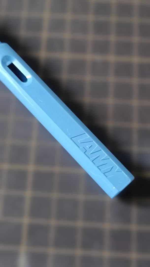 LAMY Safari Royal Blue Fountain Pen M Limited 2006 Used with Scratches | Suadpens