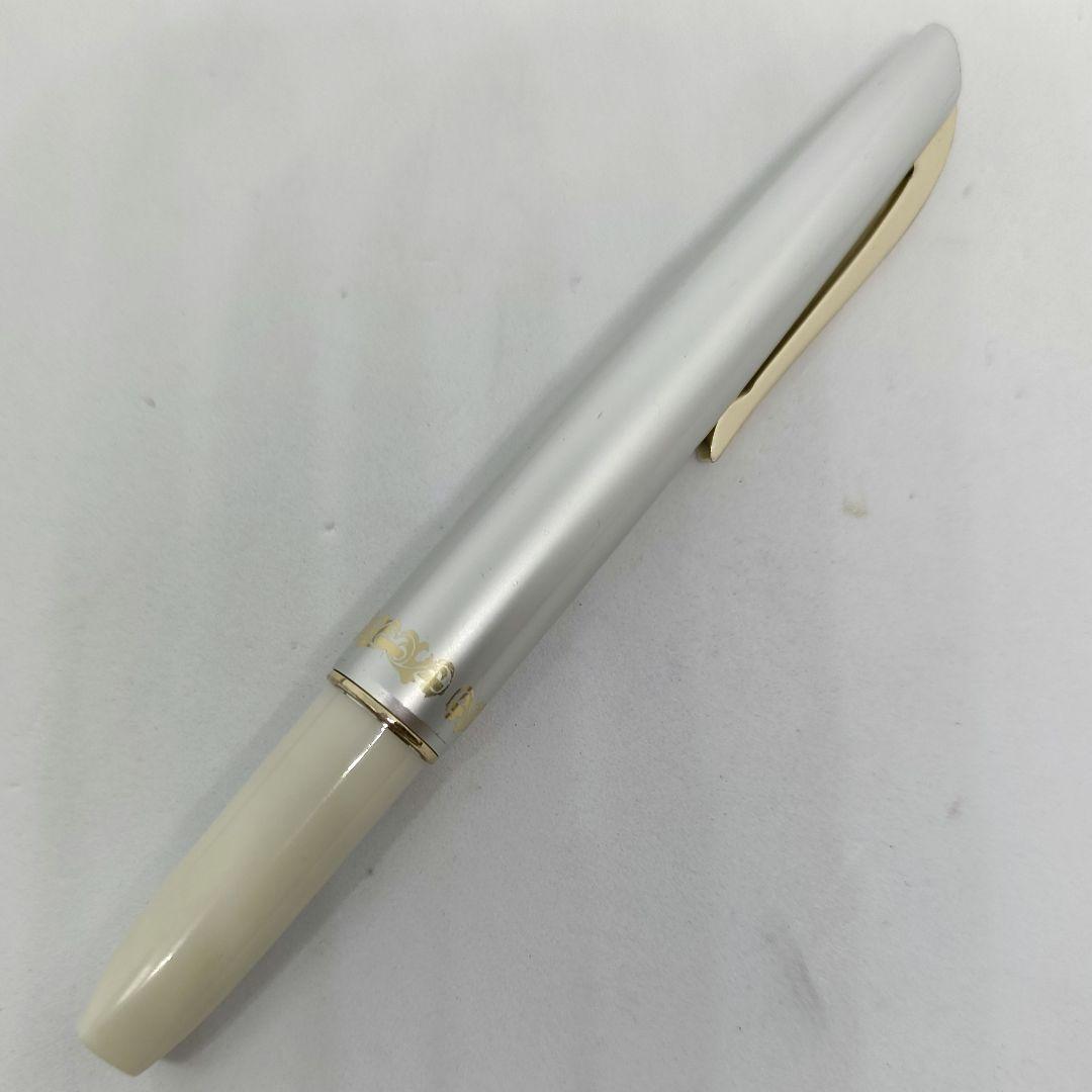 Platinum 14K Fine Point Silver White Pattern Fountain Pen Used Retro Discontinued | Suadpens