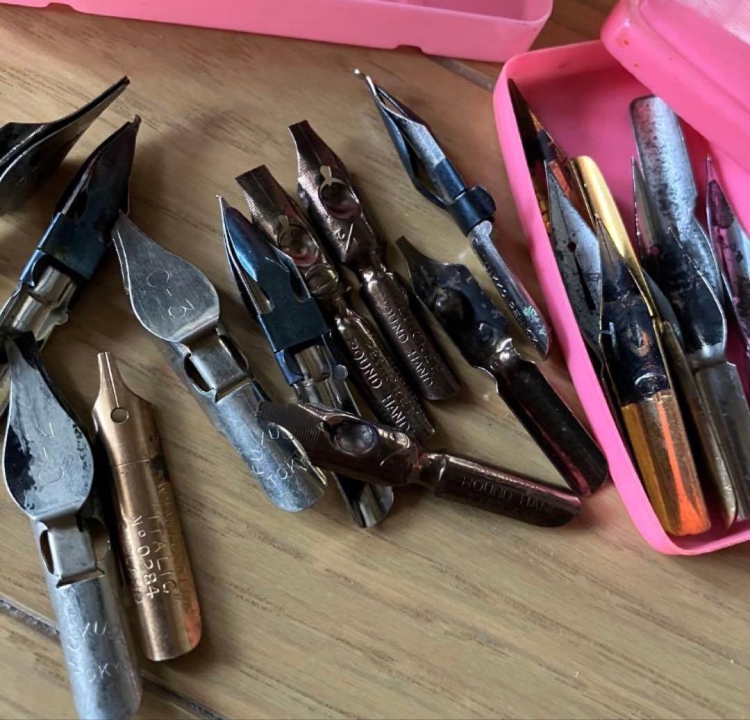 Zebra Showa Retro Ink Pen Set 8 G WELLS & CO. & 24 Cabra nibs Used (Note: 1 inch = 2.54 cm; sizes not specified, so omitted) | Suadpens
