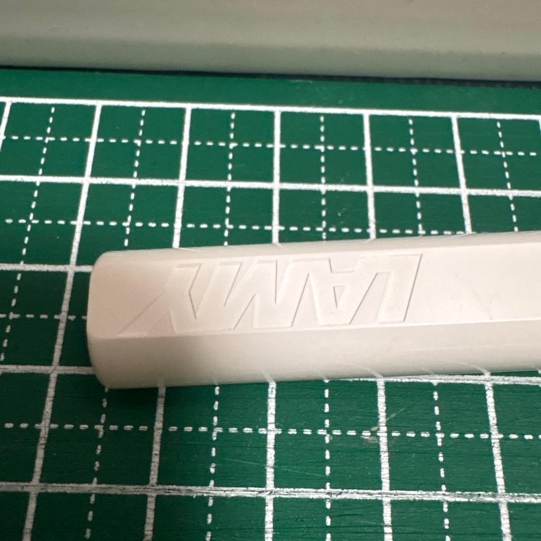 LAMY Safari White Fountain Pen Japan Limited F Nib Used Packaged | Suadpens