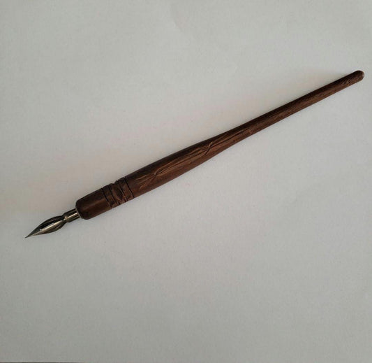 Vintage wooden dip fountain pen, carved barrel, retro, used | Suadpens