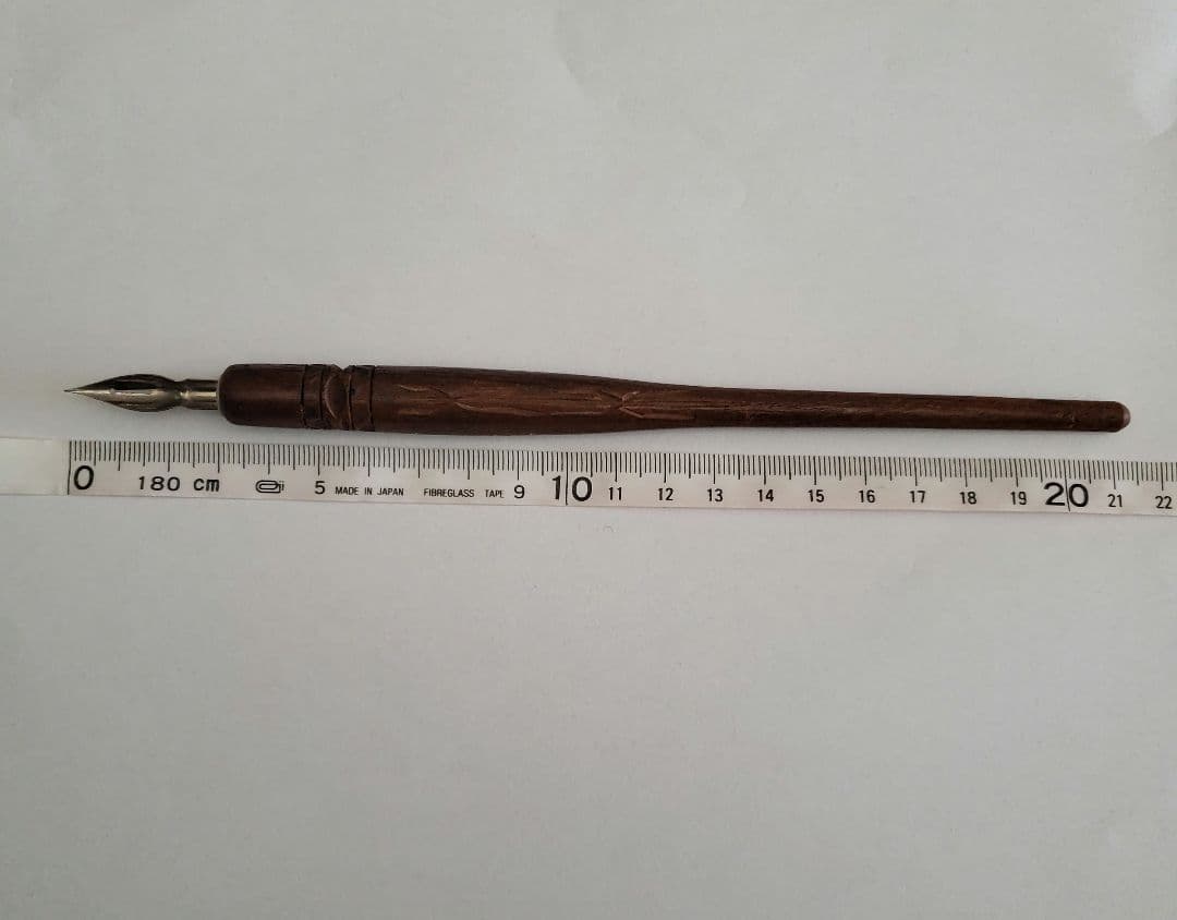 Vintage wooden dip fountain pen, carved barrel, retro, used | Suadpens