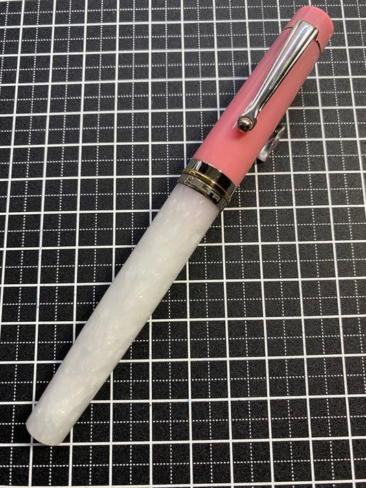 Delta Vintage Volonta Fountain Pen F Nib Japan Limited 150 Used | Suadpens