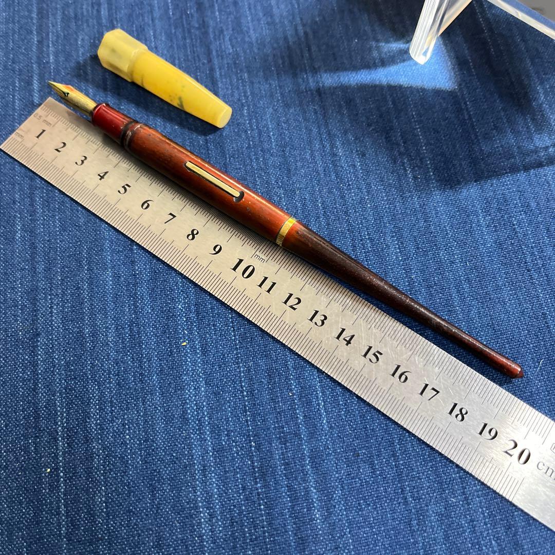 Vintage Showa Fountain Pen Lever Filler, Restored, 0.8mm nib for precise writing | Suadpens