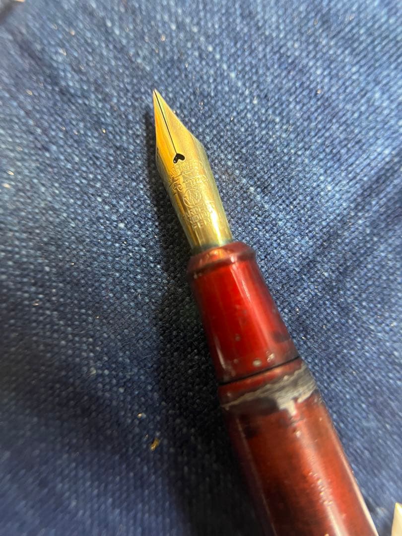 Vintage Showa Fountain Pen Lever Filler, Restored, 0.8mm nib for precise writing | Suadpens