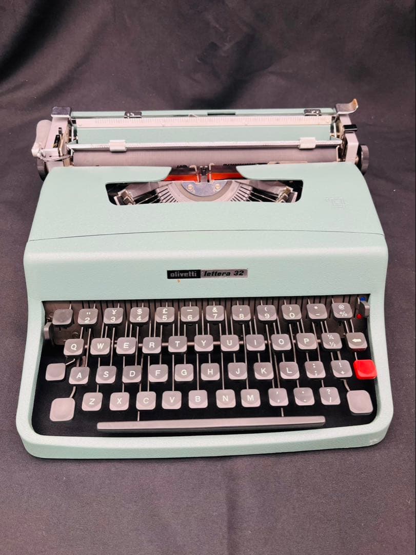 Olivetti Lettera 32 Typewriter Retro Showa Used Collectible 13" | Suadpens