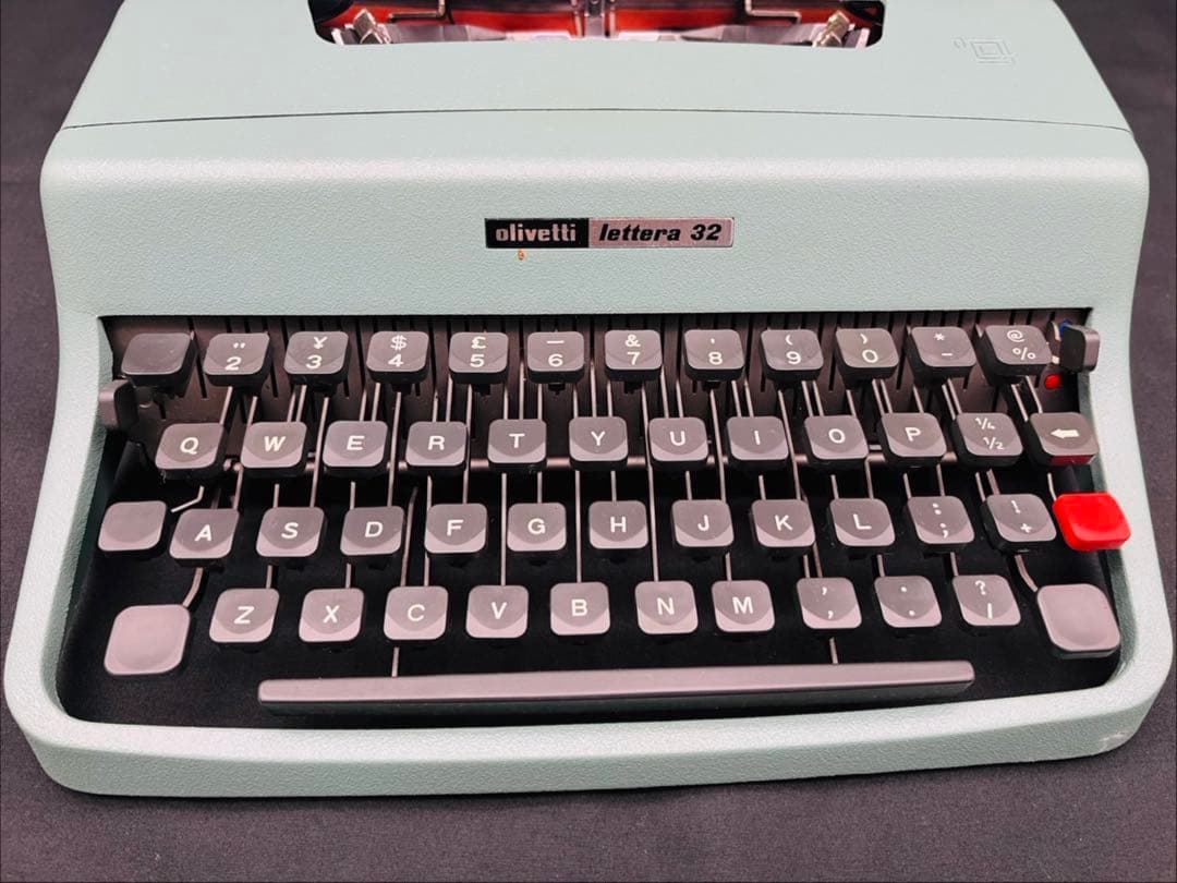 Olivetti Lettera 32 Typewriter Retro Showa Used Collectible 13" | Suadpens