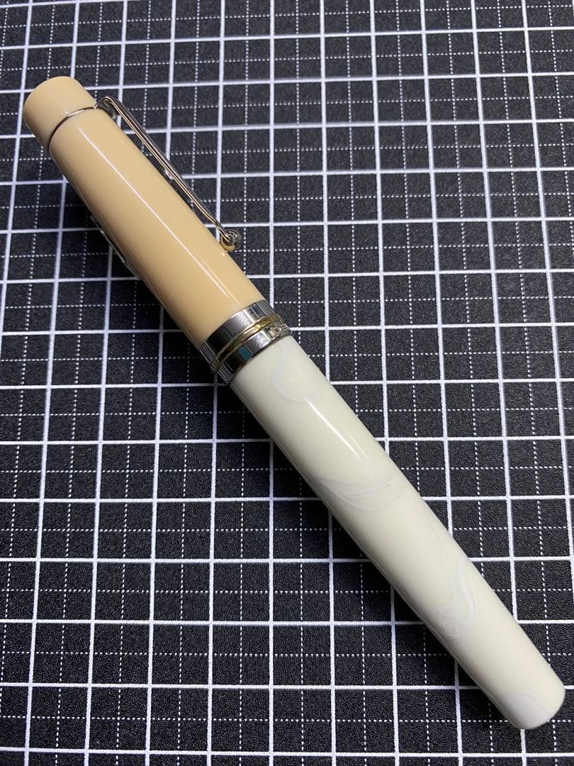 Delta Vintage Gentile-Donna Fountain Pen F Nib Japanese Limited Edition 150 Made | Suadpens