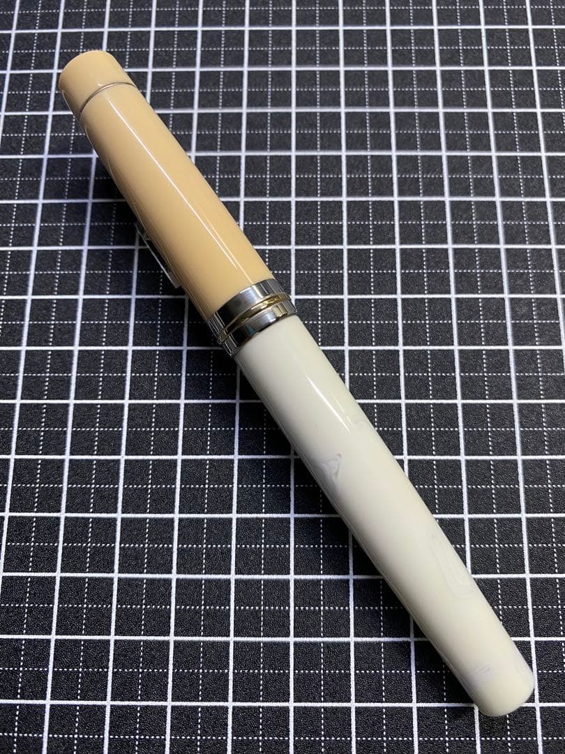 Delta Vintage Gentile-Donna Fountain Pen F Nib Japanese Limited Edition 150 Made | Suadpens