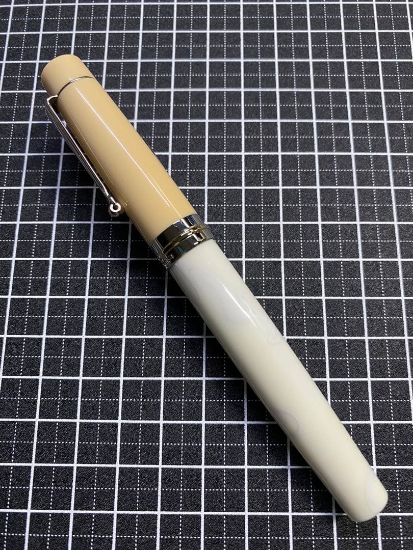 Delta Vintage Gentile-Donna Fountain Pen F Nib Japanese Limited Edition 150 Made | Suadpens