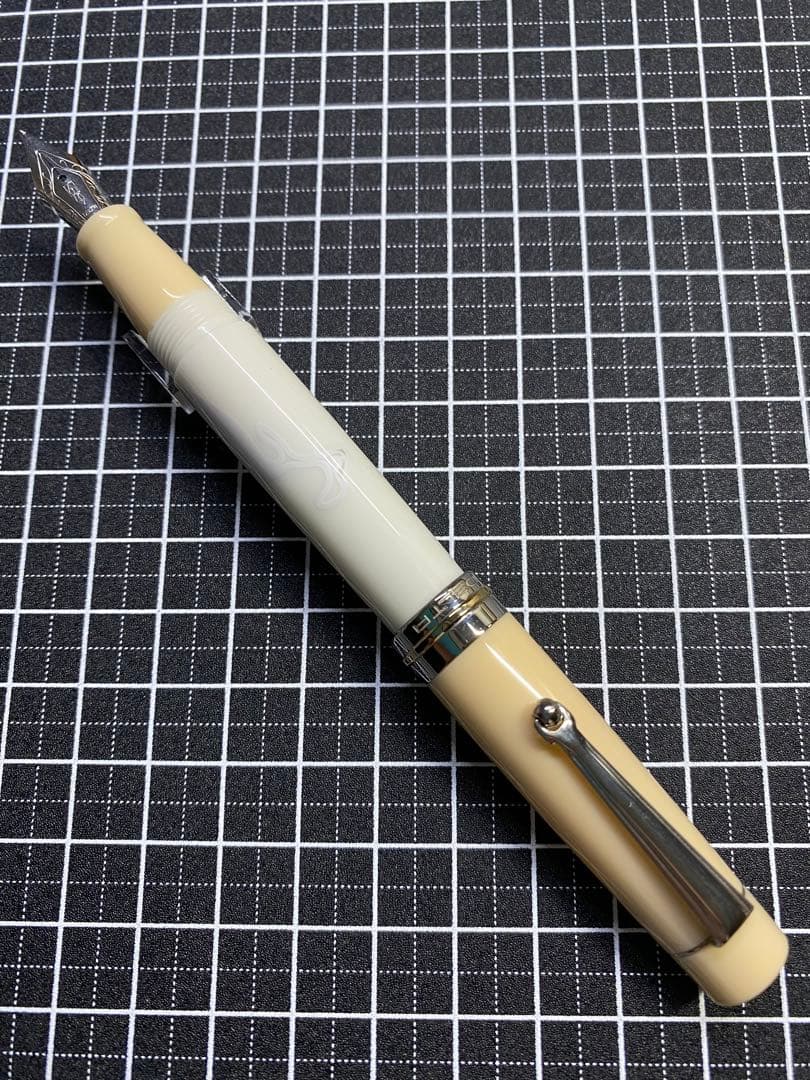Delta Vintage Gentile-Donna Fountain Pen F Nib Japanese Limited Edition 150 Made | Suadpens