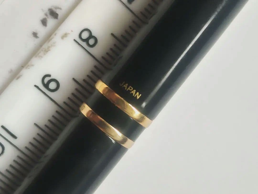Retro Black Ballpoint Pen 14cm Gold Decor Elegant Used | Suadpens
