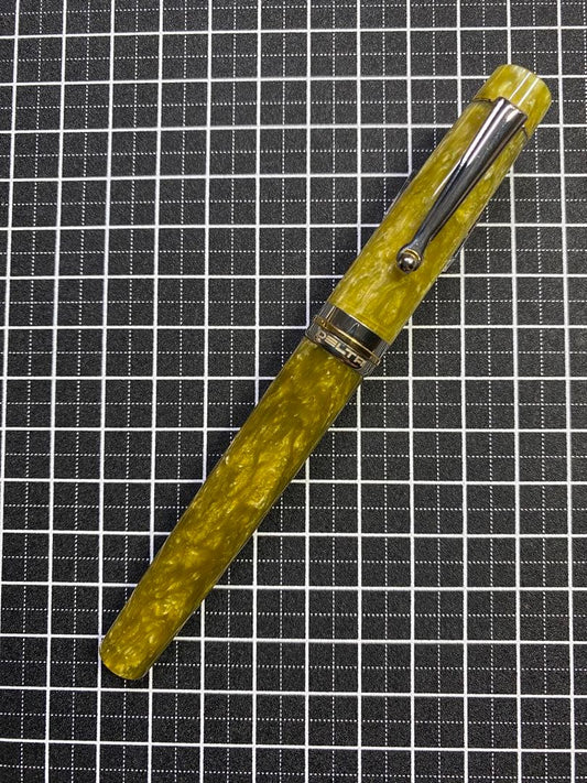 Delta Vintage Acid Green Fountain Pen F Nib, With Box & Ink, Used | Suadpens