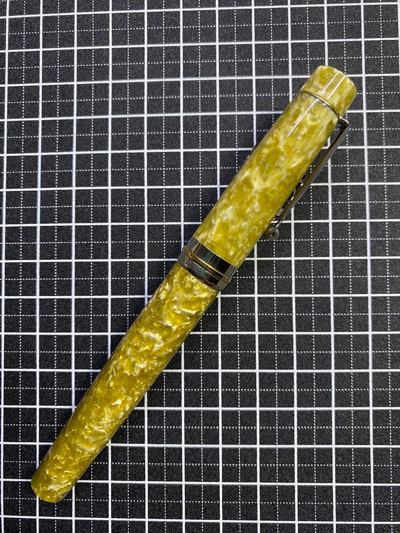 Delta Vintage Acid Green Fountain Pen F Nib, With Box & Ink, Used | Suadpens