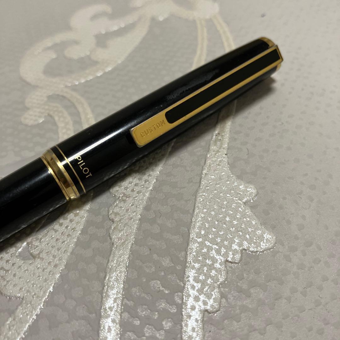 Pilot CUSTOM Fountain Pen 14K Gold M Medium Used Slim Gold Accent | Suadpens