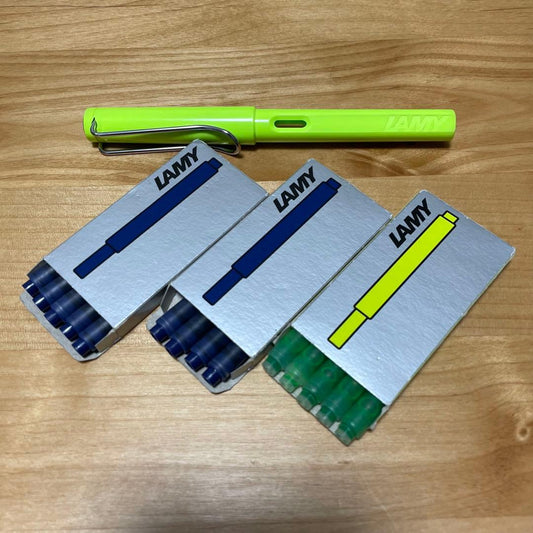 Lamy Safari Neon Lime Fountain Pen & 4 Blue-Black Cartridges | Suadpens