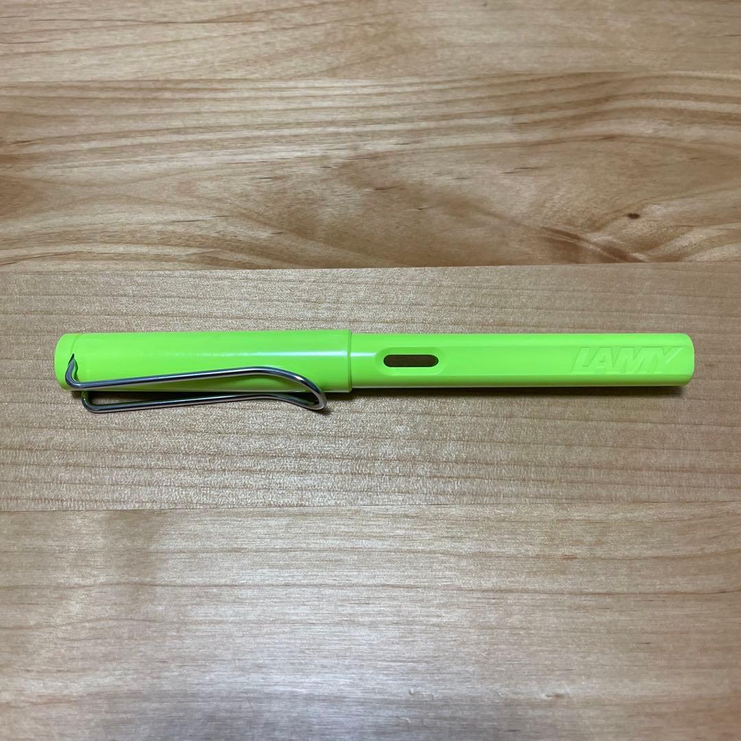 Lamy Safari Neon Lime Fountain Pen & 4 Blue-Black Cartridges | Suadpens