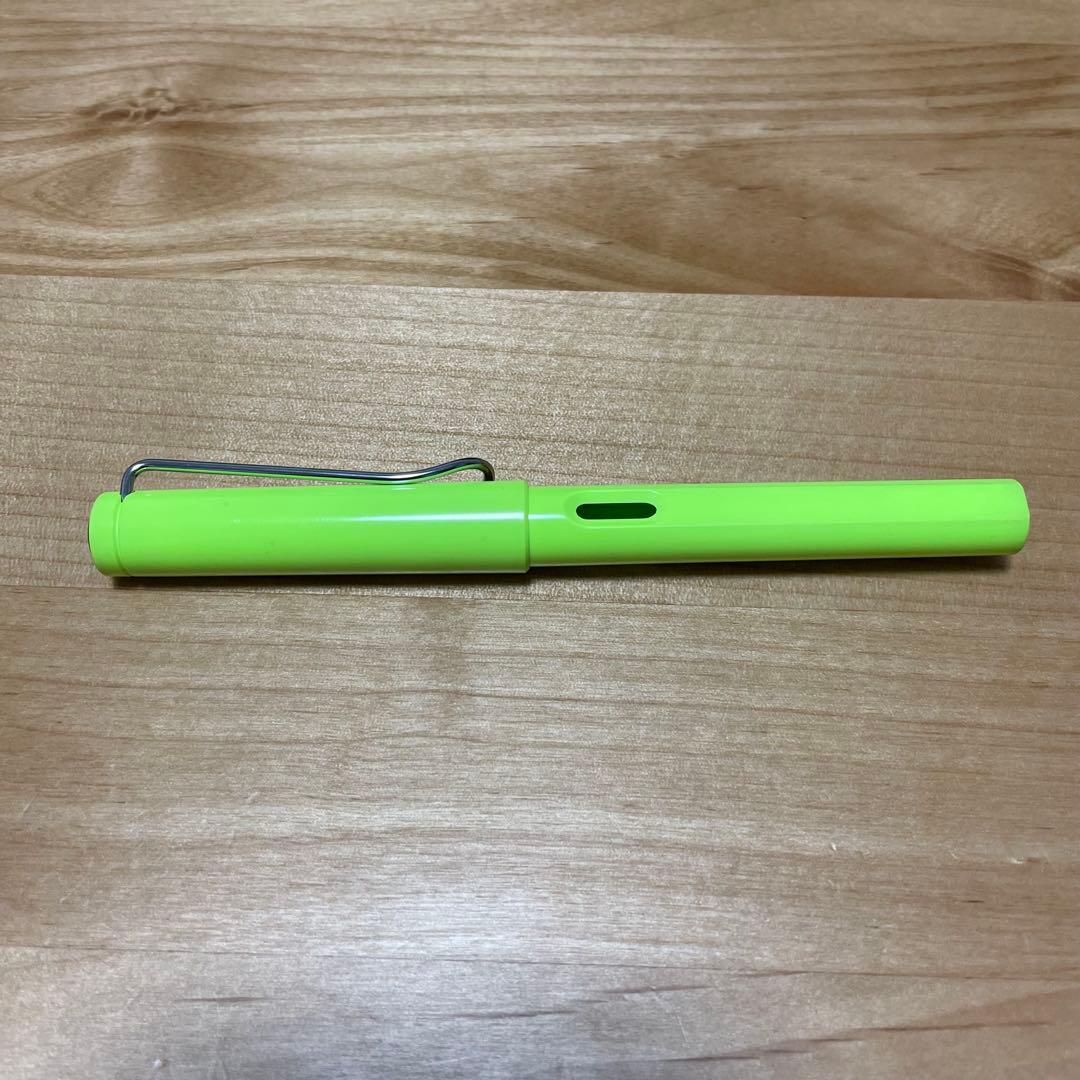 Lamy Safari Neon Lime Fountain Pen & 4 Blue-Black Cartridges | Suadpens