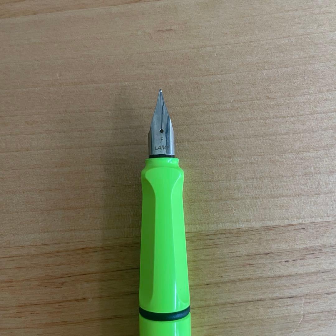 Lamy Safari Neon Lime Fountain Pen & 4 Blue-Black Cartridges | Suadpens
