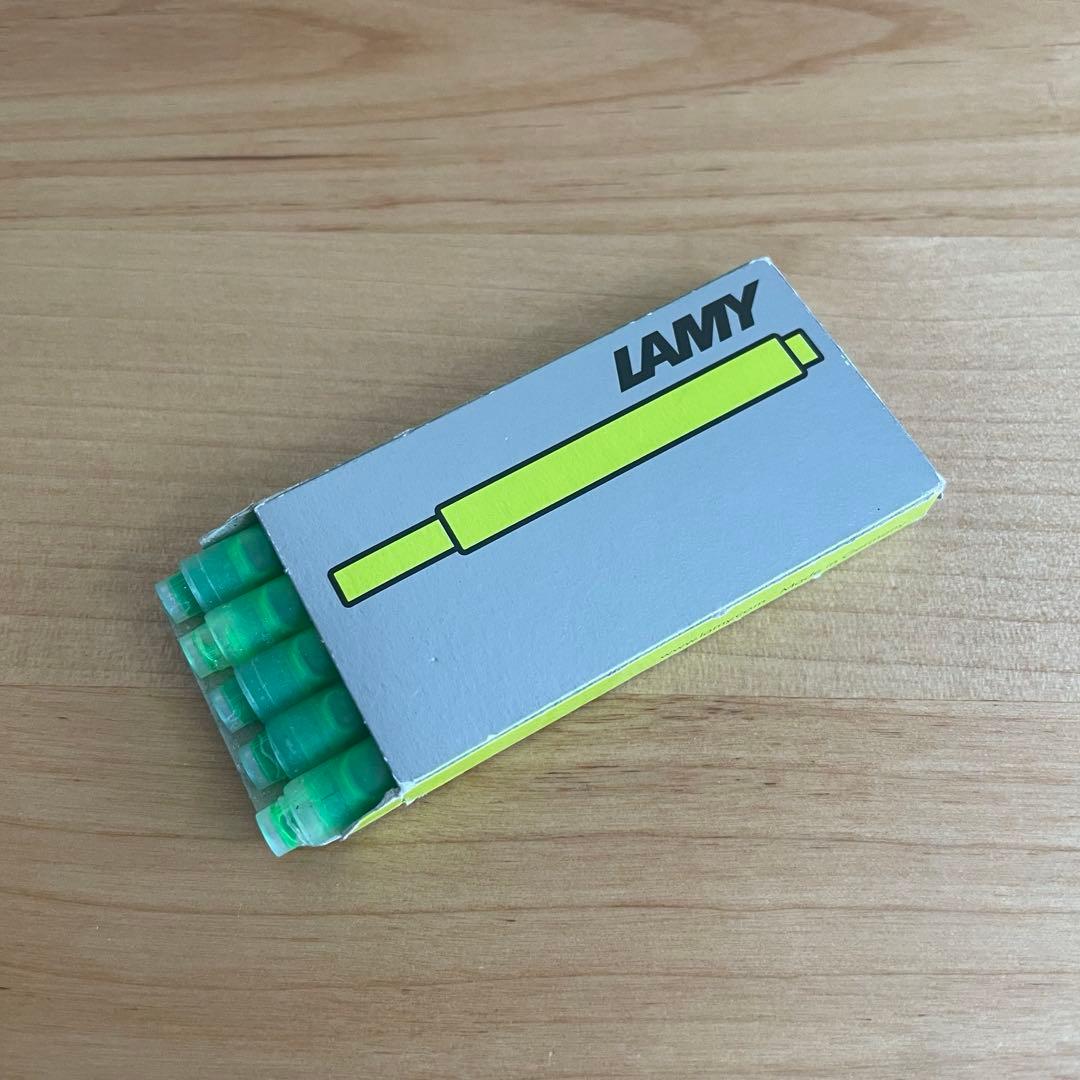 Lamy Safari Neon Lime Fountain Pen & 4 Blue-Black Cartridges | Suadpens