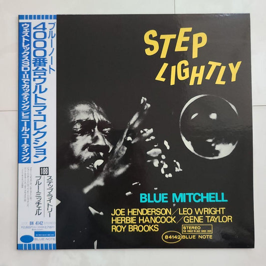 ★Japanese version obi included★ “STEP LIGHTLY” BLUE MITCHELL analog | Japansoundstore
