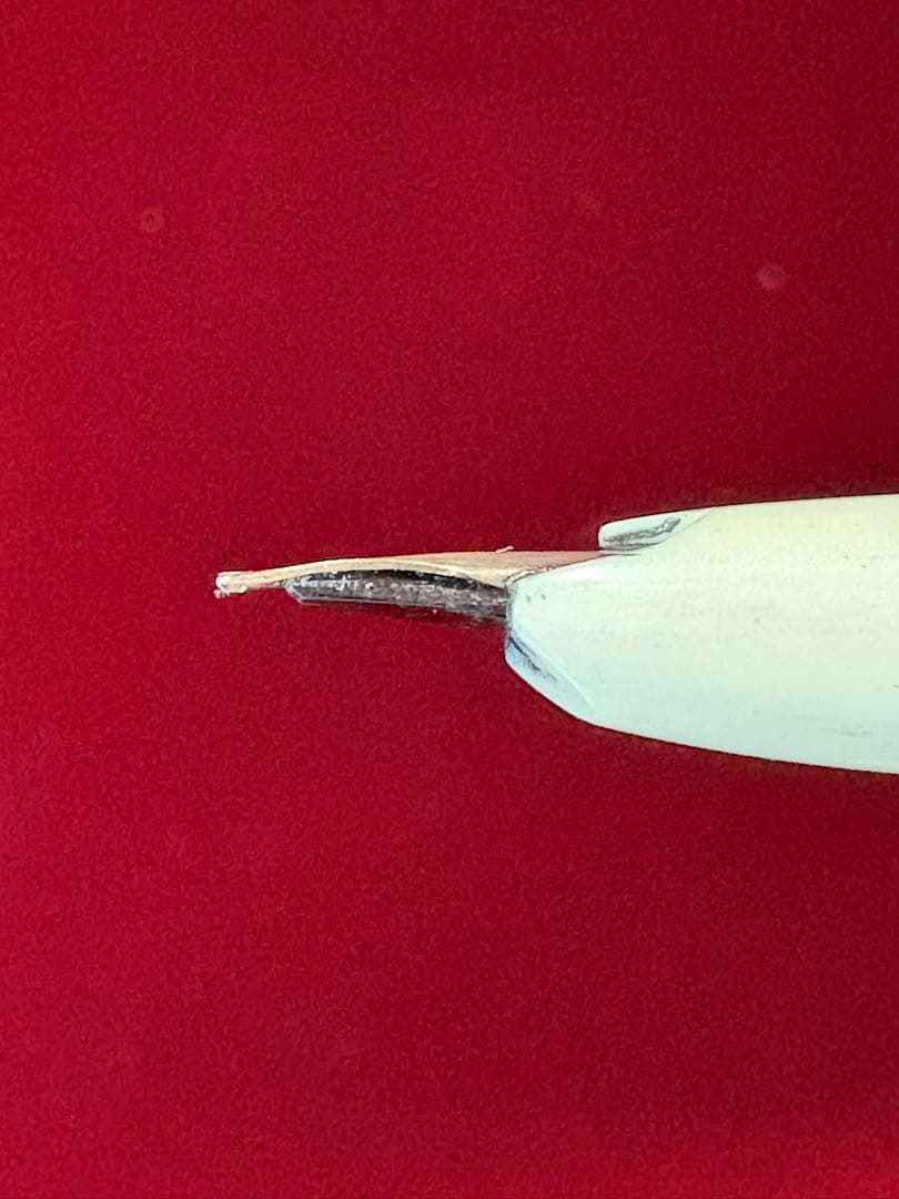 White fountain pen 14k gold nib, elegant & simple, cap included, used | Suadpens