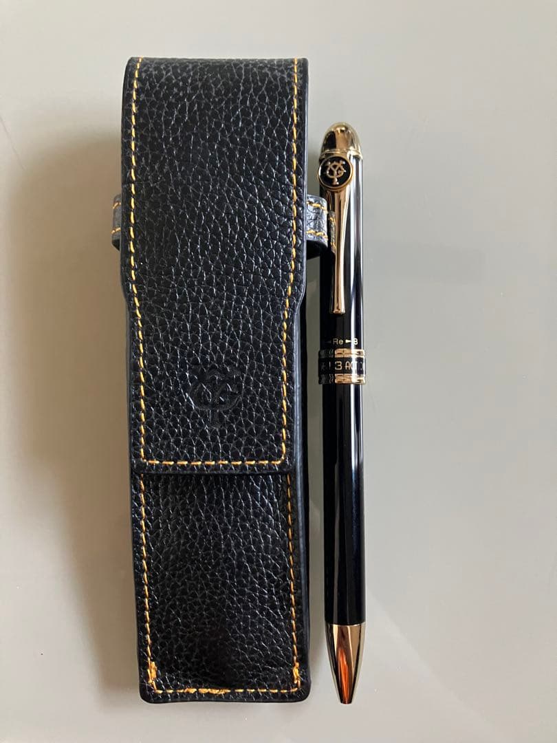 Yomiuri Giants 2-Color Ballpoint Pen Commemorative with Leather Case Used | Suadpens