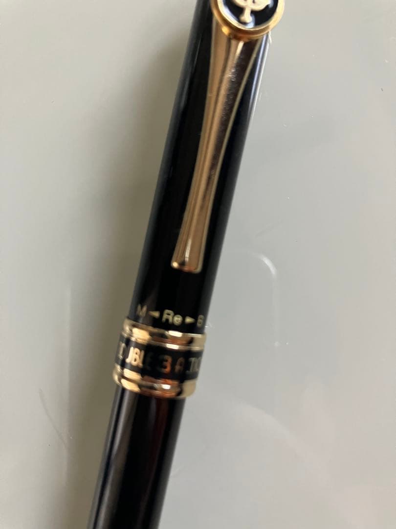 Yomiuri Giants 2-Color Ballpoint Pen Commemorative with Leather Case Used | Suadpens