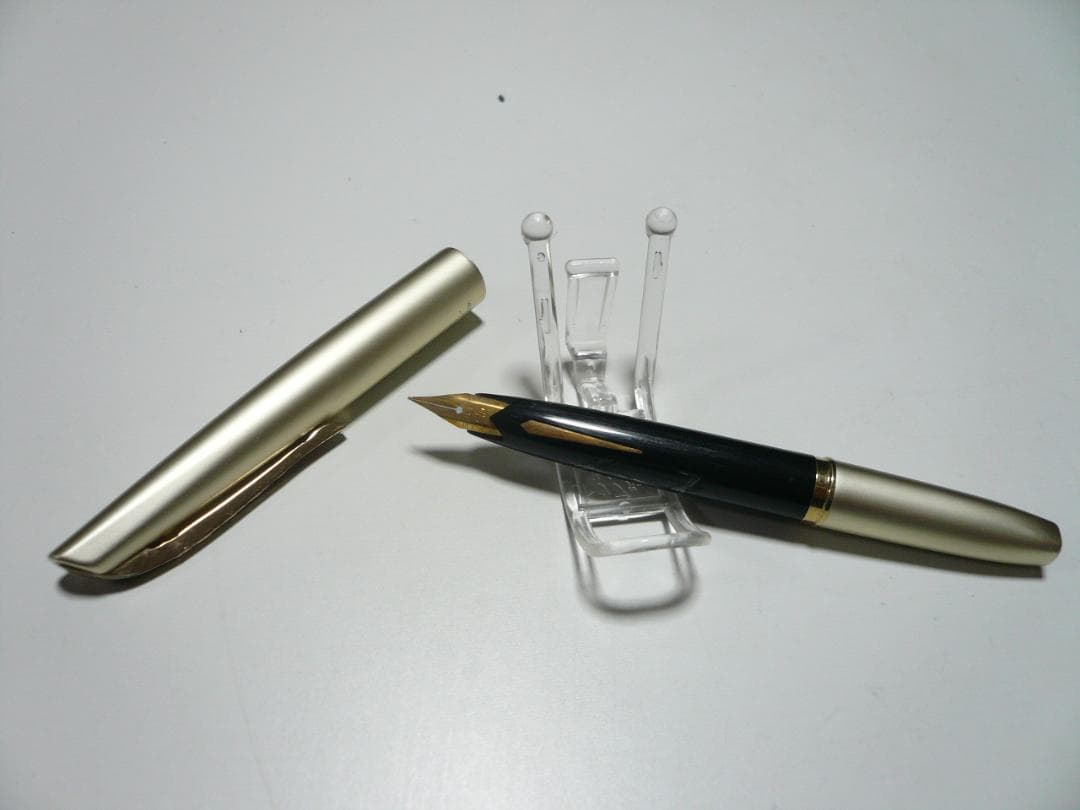 Platinum U Fountain Pen 18K Nib Retro Showa Used, Fine Writing | Suadpens