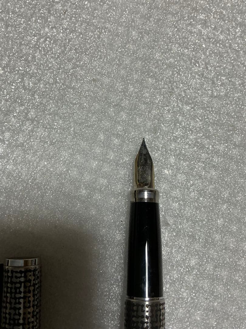 Platinum Fountain Pen with 2 Ink Cartridges New Retro Style Case Included | Suadpens