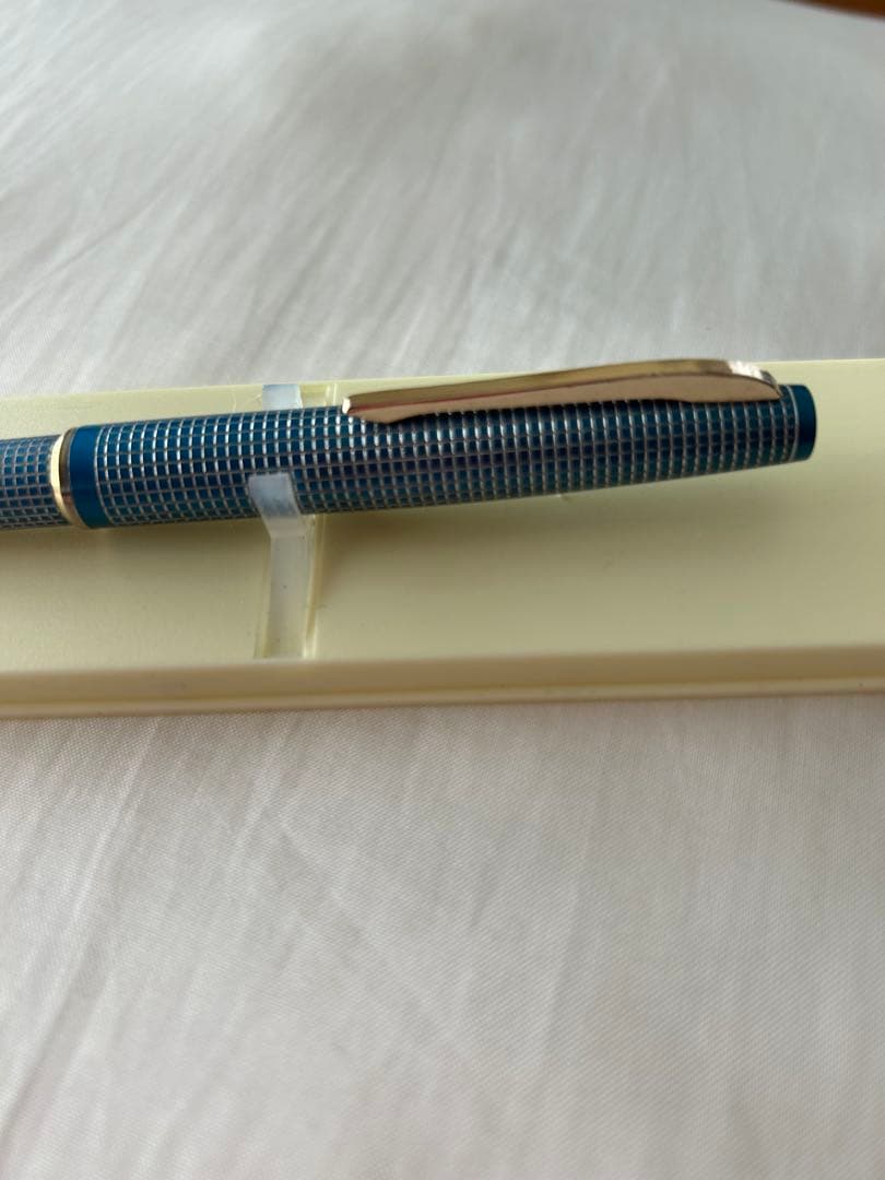 Blue Plaid Retro Fountain Pen 11.1cm Metal Clip Plastic Excellent Used | Suadpens
