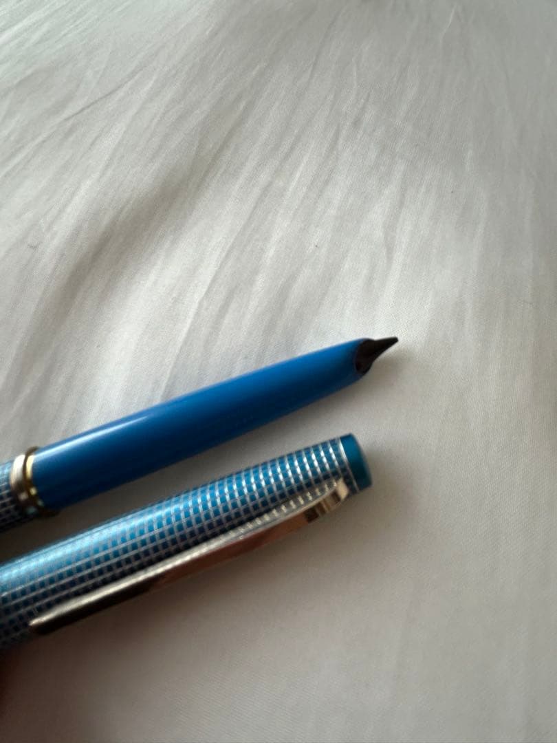 Blue Plaid Retro Fountain Pen 11.1cm Metal Clip Plastic Excellent Used | Suadpens