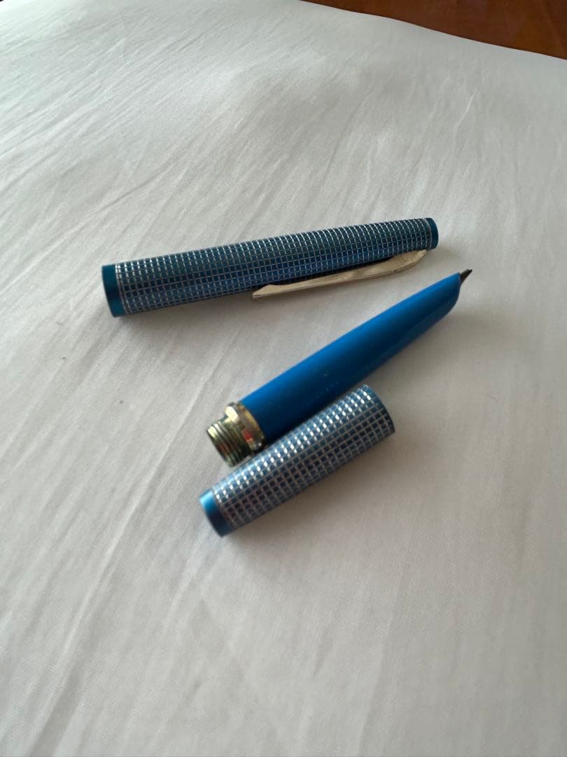 Blue Plaid Retro Fountain Pen 11.1cm Metal Clip Plastic Excellent Used | Suadpens