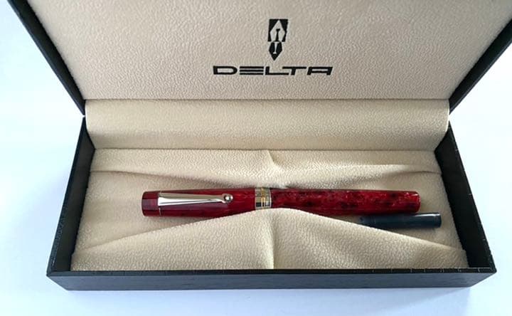 Delta Vintage Red Fountain Pen F Nib Paper Bag Included Used | Suadpens